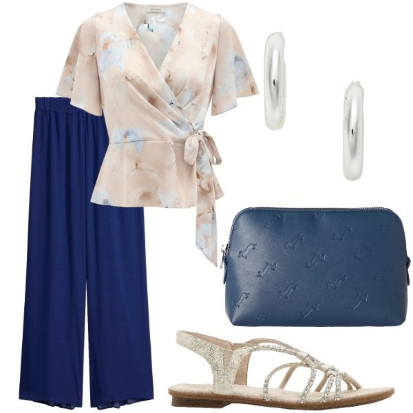 Outfit donna - Estate. Stile Casual per Tutti i giorni. Abbinamento con sandali, pantaloni, pochette, bluse, orecchini.