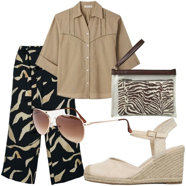Outfit donna - Ultimi giorni di vacanza. Stile Casual per Tutti i giorni. Abbinamento con occhiali da sole, zeppe, pantaloni, pochette, camicie a manica corta.