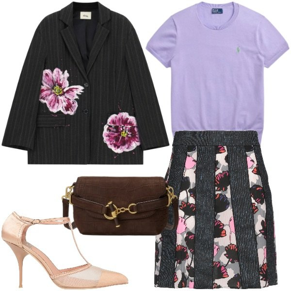 Outfit donna - Grandi fiori. Stile Trendy per Ufficio. Abbinamento con minigonne, décolleté, blazer, borse a spalla, t-shirt.
