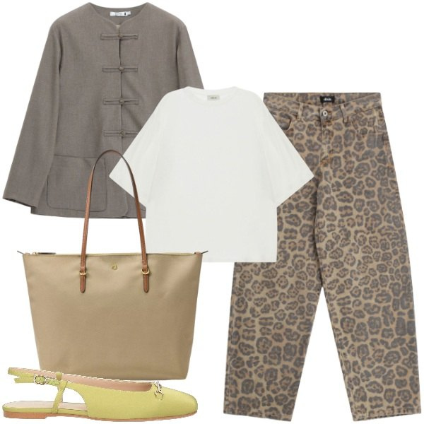 Outfit donna - Animalier. Stile Urban per Tutti i giorni. Abbinamento con ballerine, t-shirt, pantaloni a palazzo, blazer, borse tote.