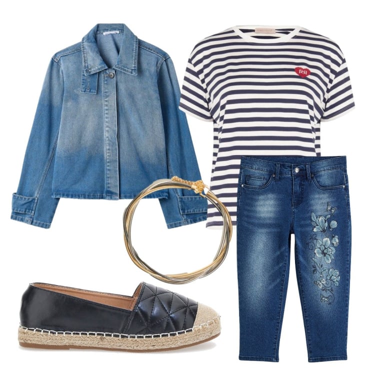 Outfit donna - Settembre. Stile Casual per Scuola/Università. Abbinamento con jeans, cappotti, t-shirt, collane, espadrillas.