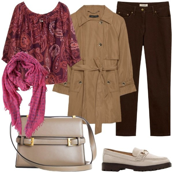 Outfit donna - Trench leggero e toni caldi. Stile Glamour per Tutti i giorni. Abbinamento con bluse, pantaloni, mocassini, borse a tracolla, trench, sciarpe.