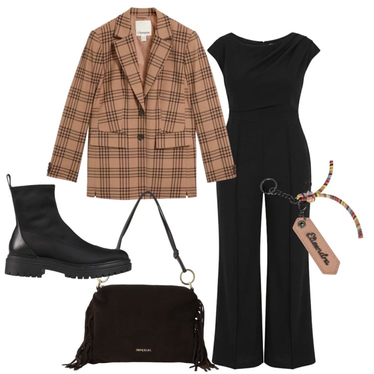 Outfit donna - Il mio outfit del martedì. Stile Casual chic per Ufficio. Abbinamento con stivaletti, blazer, borse a spalla, tute, portachiavi.