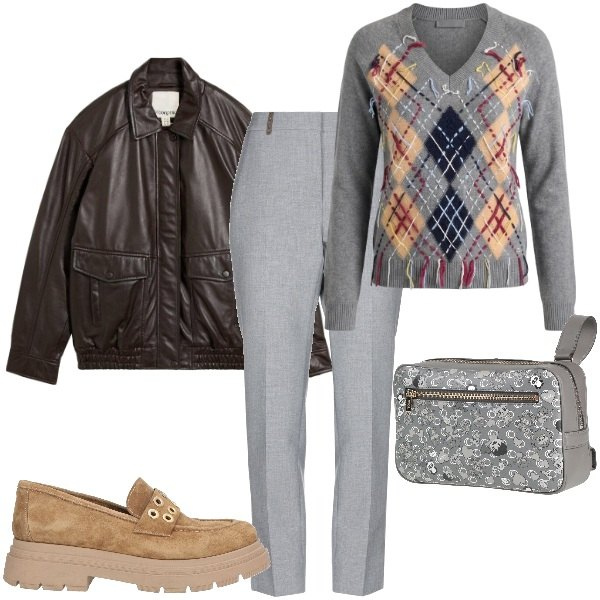 Outfit donna - Pull over a losanghe. Stile Mannish per Ufficio. Abbinamento con mocassini, pantaloni, marsupi, giacche, maglieria.