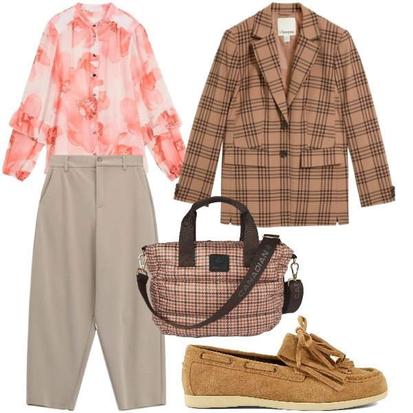 Outfit donna - Check e fiori casual chic a ottobre. Stile Casual chic per Tutti i giorni. Abbinamento con pantaloni, borse tote, camicie, mocassini, blazer.