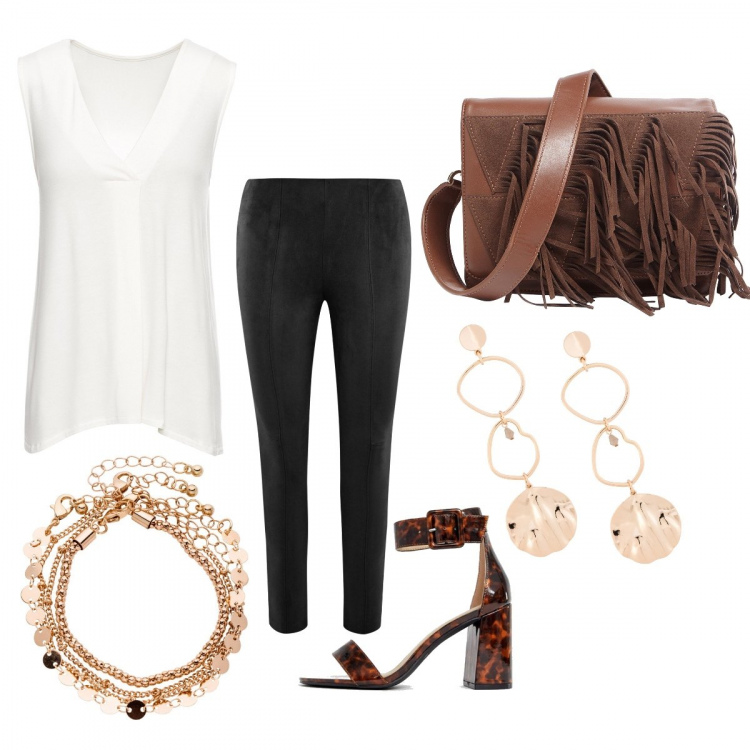Outfit donna - Quarantesimo compleanno. Stile Trendy per Serata fuori. Abbinamento con top, cavigliere, orecchini pendenti, leggings effetto scamosciato aderente nero, sandali con tacco largo collo aperto, borsa a tracolla con frange e zip blu e marrone.