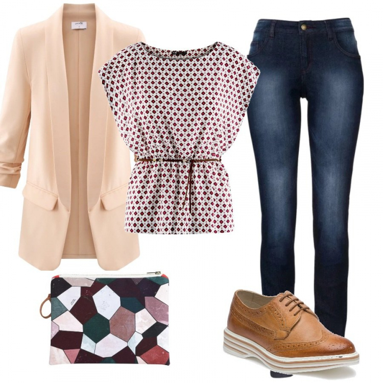 Outfit donna - Borsa patchwork. Stile Basic per Tutti i giorni. Abbinamento con jeans skinny, borsa a mano mini fantasia geometrica con zip interno foderato, camicetta con stampa aderente bianco, blazer aderente beige, scarpe derby con punta tonda marrone.