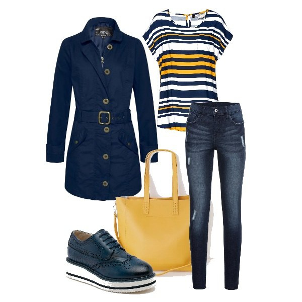 Outfit donna - Basic #6049. Stile Basic per Tutti i giorni. Abbinamento con jeans strappati, blusa spacchi laterali a maniche corte blu, trench con zip e tasche, shopping bag con zip in ecopelle tinta unita giallo, scarpe derby interno in tessuto con punta tonda navy.