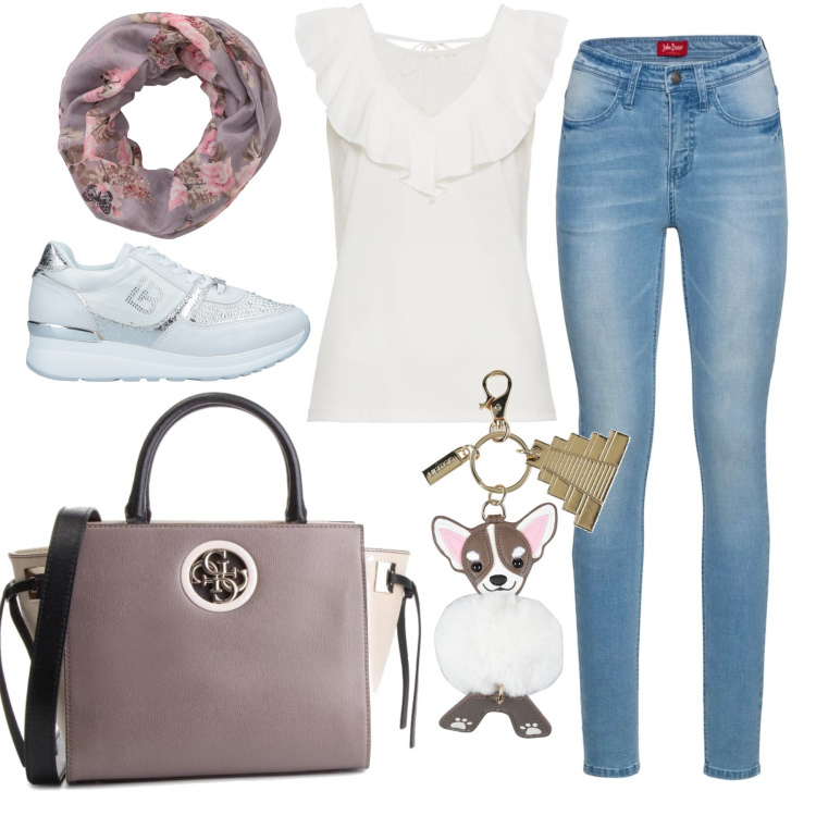 Outfit donna - At work. Stile Chic per Tutti i giorni. Abbinamento con sneakers tennis, portachiavi multicolore, jeans skinny blu, top con pizzo e scollo bianco, sciarpina, borsa a mano effetto martellato con zip in ecopelle con tracolla regolabile oro.