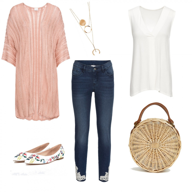 Outfit donna - Una passeggiata primaverile. Stile Bon Ton per Tutti i giorni. Abbinamento con top, cardigan traforato rosa e corda, jeans, collana oro, ballerine, borsa.