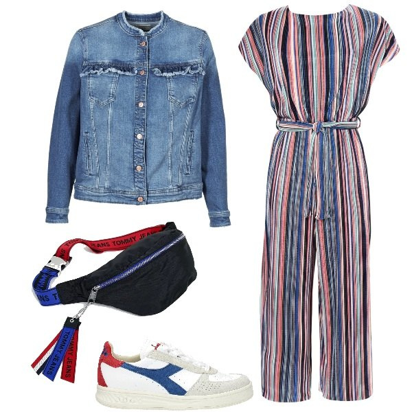 Outfit donna - Blu e rosso. Stile Trendy per Scuola/Università. Abbinamento con salopette plissè, sneakers, giacca in denim blu, borsa a tracolla con logo.