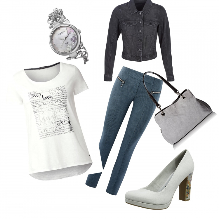 Outfit donna - Semplicemente. Stile Trendy per Tutti i giorni. Abbinamento con giacca in denim nero, t-shirt bianco, borsa a mano grigio, pantalone con stampa e zip blu, scarpe con tacco grigio, orologio analogico argento.