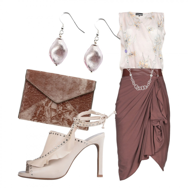Outfit donna - Bella con le balze. Stile Chic per Cerimonia. Abbinamento con gonna longuette con drappeggio senza tasche interno sfoderato in pelle sintetica tinta unita, top fantasia floreale scollatura profonda in raso, sandali con borchie e laccetti con punta tonda tinta unita, collana con strass e perline, pochette, orecchini in argento 925.