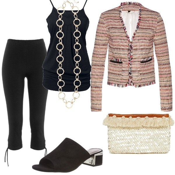 Outfit donna - Le catene di Chanel in lowcost. Stile Trendy per Tutti i giorni. Abbinamento con top, blazer in velluto con bottoni beige, leggings, collana, ciabatte nero, pochette con zip in paglia.