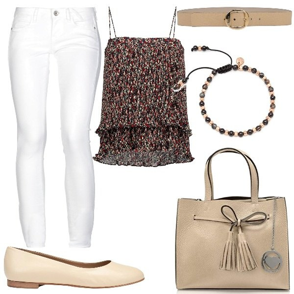 Outfit donna - Trendy #12907. Stile Trendy per Tutti i giorni. Abbinamento con jeans vita bassa con zip tinta unita, top con arricciature fantasia floreale scollatura profonda senza maniche crêpe, ballerine, cintura in pelle martellata con fibbia tinta unita, borsa a mano beige e grigio, braccialetto in ottone rosa e beige.