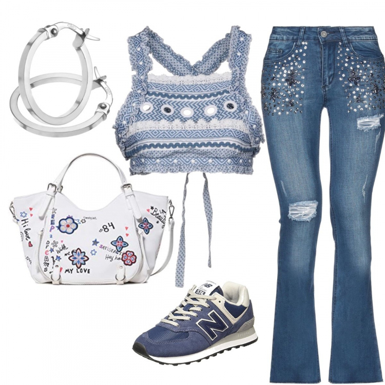 Outfit donna - Crop top in jeans. Stile Trendy per Tutti i giorni. Abbinamento con top contrasto con ruches scollatura quadrata senza maniche in cotone, jeans effetto strappato delavé con zip in cotone con strass tinta unita, sneakers tennis navy, borsa a spalla bianco, orecchini in oro bianco certificato autenticità argento.
