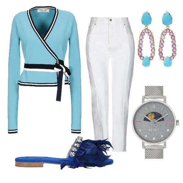 Outfit donna - Serata importante. Stile Chic per Serata fuori. Abbinamento con scaldacuore collo a v con laccetti jersey, orecchini con strass e farfallina, sandali, jeans a sigaretta vita alta in cotone tinta unita, orologio argento.