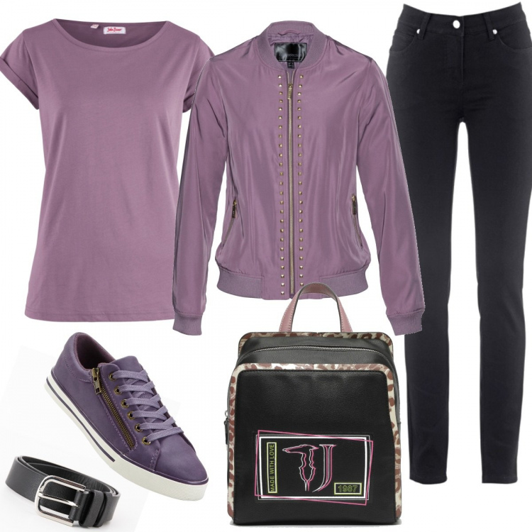 Outfit donna - Al parco coi bimbi. Stile Basic per Tutti i giorni. Abbinamento con jeans slim fit, t-shirt con scollo a maniche corte, cappotti, pantaloni, cintura in ecopelle tinta unita nero, zaino con bretelle e zip nero.
