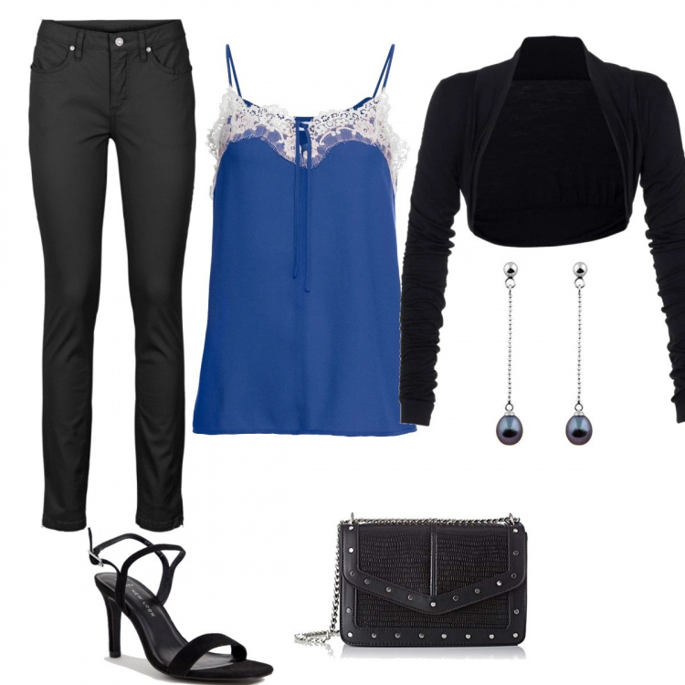 Outfit donna - Party #curvystyle. Stile Trendy per Serata fuori. Abbinamento con jeans, top con pizzo e scollo con bottoni blu, bolero con arricciature e scollo a maniche lunghe con fasce, orecchini argento e nero, scarpe con tacco con tacco spillo collo aperto nero, pochette nero.