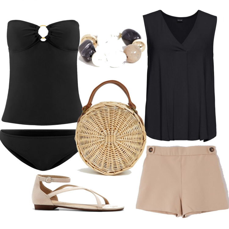 Outfit donna - Allure da spiaggia. Stile Sexy per Mare. Abbinamento con top, top con anello e spalline, sandali suola leggera con lacci incrociati beige, bermuda tinta unita beige, borsa a tracolla con cinturino in paglia, bracciale con perline in denim con sfere oro.