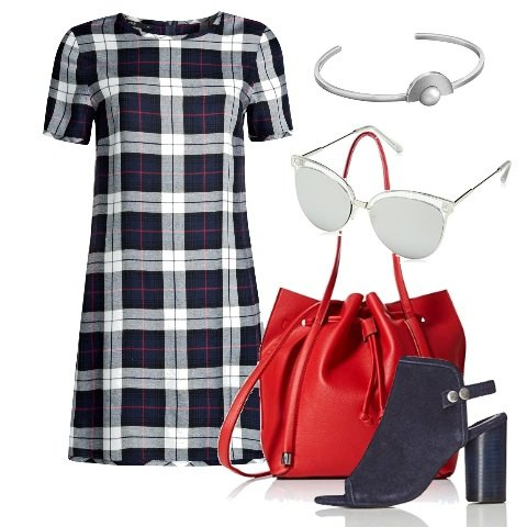 Outfit donna - Scottish navy summer mood. Stile Trendy per Tutti i giorni. Abbinamento con vestiti, borsa a mano rosso, sandali, occhiali da sole argento, bangle.