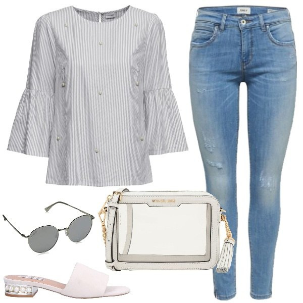 Outfit donna - Perle e trasparenze. Stile Trendy per Tutti i giorni. Abbinamento con blusa forma svasata con perle a righe grigio, sandali gioiello, borse a tracolla, jeans skinny, occhiali da sole unisex-adulto argento.
