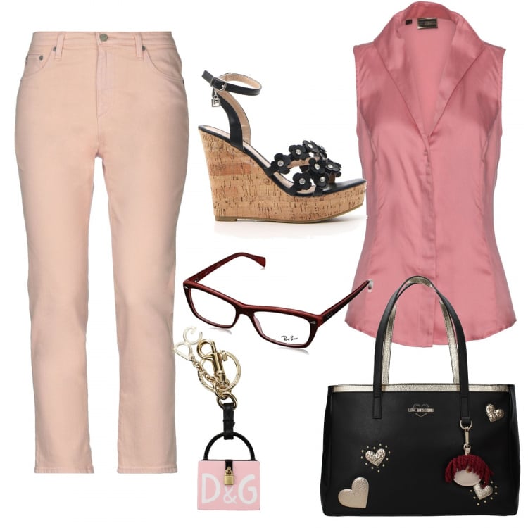 Outfit donna - Sfumature di rosa. Stile Bon Ton per Ufficio. Abbinamento con jeans, jeans dritti, borsa a spalla con strass e borchie nero, portachiavi in ottone con logo frontale rosa, sandali con zeppe, montatura occhiali rosa.