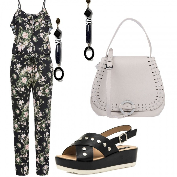 Outfit donna - Romantico ma deciso. Stile Rock per Tutti i giorni. Abbinamento con tuta con volant fantasia floreale con spalline sottili e zip nero, borsa a mano messenger con manico e borchie taglia media interno sfoderato in pelle sintetica tinta unita, sandali con borchie e fibbia con punta tonda nero, orecchini sagomati oro.