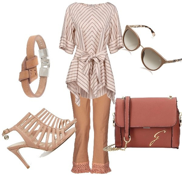 Outfit donna - Un nodo alla camicia. Stile Trendy per Tutti i giorni. Abbinamento con blusa, pantalone con zip tinta unita, bracciale, borsa a tracolla rosa, sandali pianta larga, occhiali da sole.