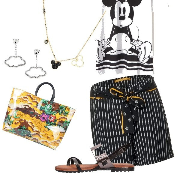 Outfit donna - Topolino e. Stile Trendy Abbinamento con collana nero, sandali nero, borsa a mano maxi fantasia doppio manico interno foderato, t-shirt effetto ottico girocollo a maniche corte bianco, orecchini pendenti argento, shorts.