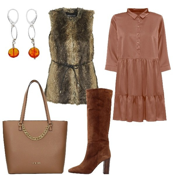 Outfit donna - Le Copains. Stile Trendy per Tutti i giorni. Abbinamento con vestito con balze effetto satinato oro, stivali effetto scamosciato con tacco squadrato e punta tonda tinta unita bianco, borse a spalla, gilet, orecchini in argento 925.