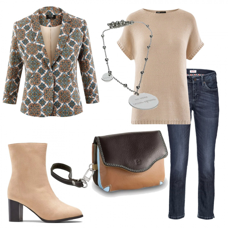 Outfit donna - Jeans per ogni occasione. Stile Trendy per Tutti i giorni. Abbinamento con jeans, stivaletti con zip beige, borsa a mano, collane, blazer, maglioni.