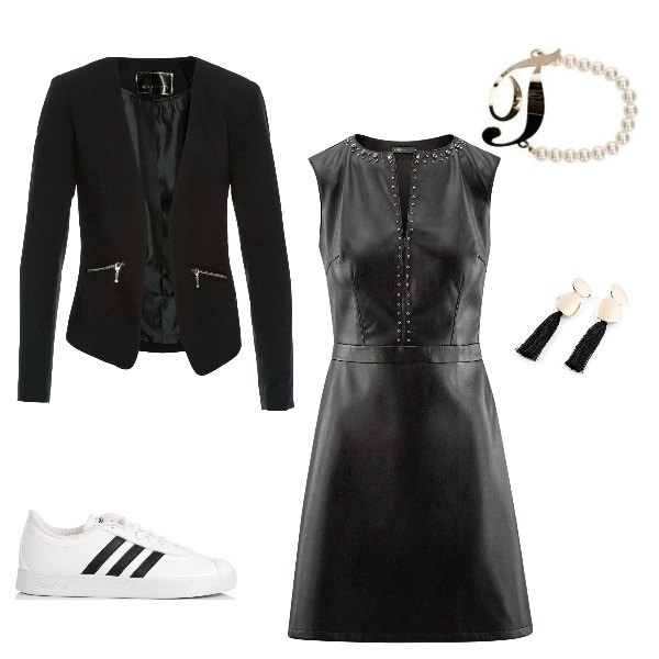 Outfit donna - Rock #3328. Stile Rock per Serata fuori. Abbinamento con blazer, costumi interi, scarpe bianco, braccialetti, vestito mini con scollo in ecopelle aderente nero.