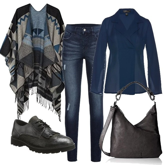 Outfit donna - Geometrie in grigio e blu. Stile Basic per Tutti i giorni. Abbinamento con jeans strappati, tunica spacchetti laterali blu, poncio, borsa a spalla, scarpe stringate.