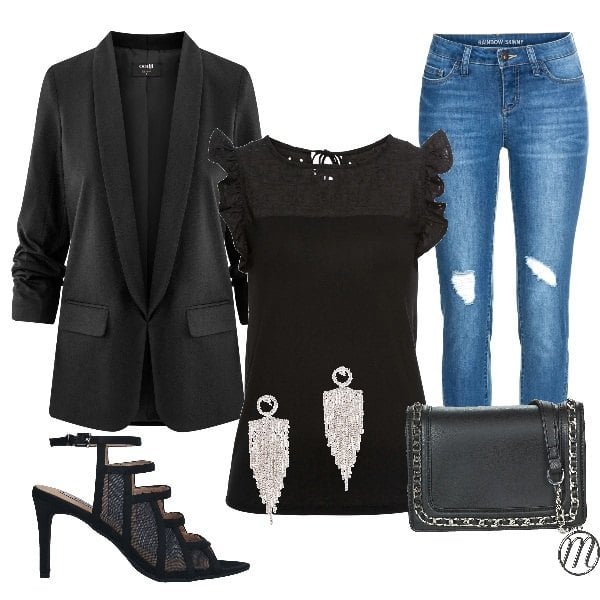 Outfit donna - Venerdi sera a ballare. Stile Trendy per Serata fuori. Abbinamento con sandali col tacco, t-shirt, jeans skinny blu, orecchini, borsa a tracolla, blazer in in maglia aderente nero.