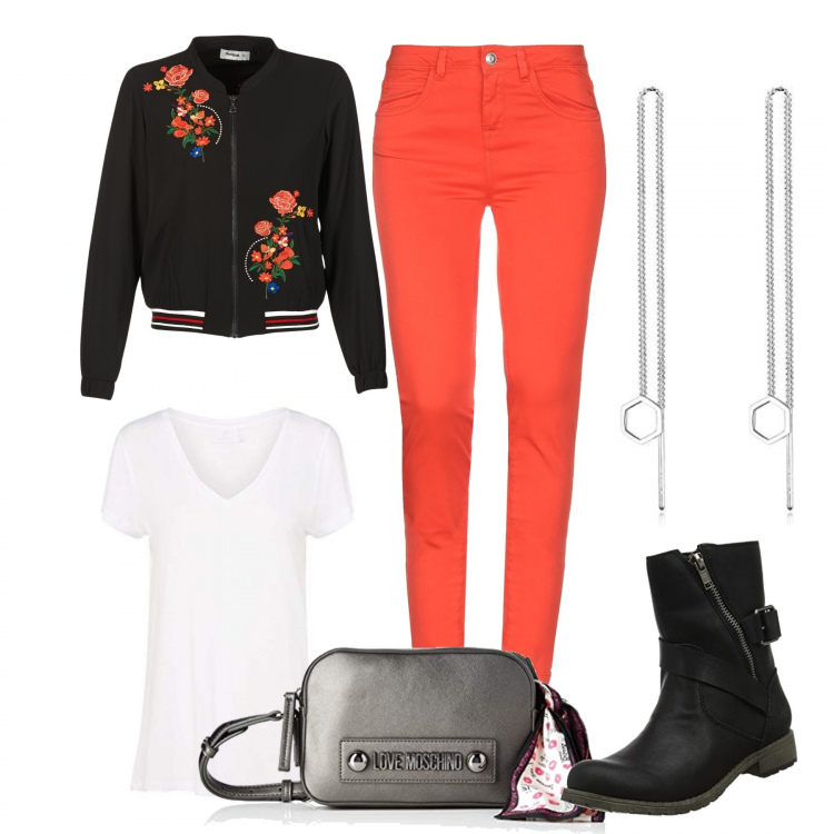 Outfit mujer - Orange is the new black. Estilo Rock para Todos los días. Combinación con botas y anfibios nero, maglietta, pendientes, bolsos mensajero, giacca, pantalone.