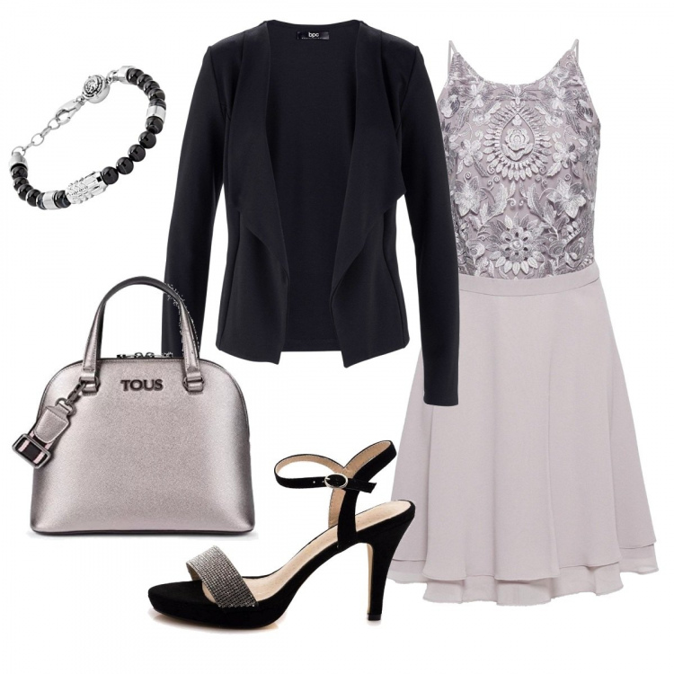 Outfit donna - Corpetto tuttopizzo. Stile Chic per Cerimonia. Abbinamento con blazer, sandali, vestito con spalline, braccialetti, scarpa.