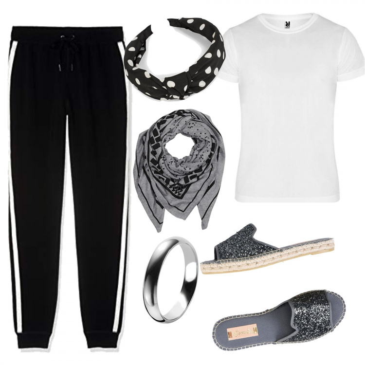 Outfit mujer - Por casa. Estilo Basic para Todos los días. Combinación con pantalone a righe, sciarpa melange multicolore e grigio, anello, accesorios para el pelo nudo, maglietta, sandalias.