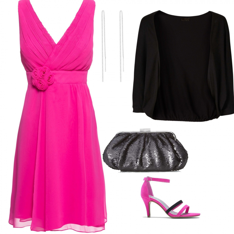 Outfit donna - Sexy #4048. Stile Sexy per Serata fuori. Abbinamento con vestiti midi/longuette, vestito corto, sandali con cinturino fucsia, pochette, orecchini.