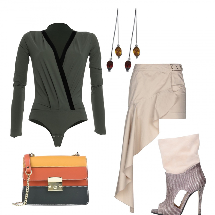 Outfit femme - Sortie dansee. Style Tendance pour Soirée dehors. Assortir avec minijupes, bottines open toe multicolore, hauts, sacs à bandoulière et portés à l'épaule, boucles d'oreilles.