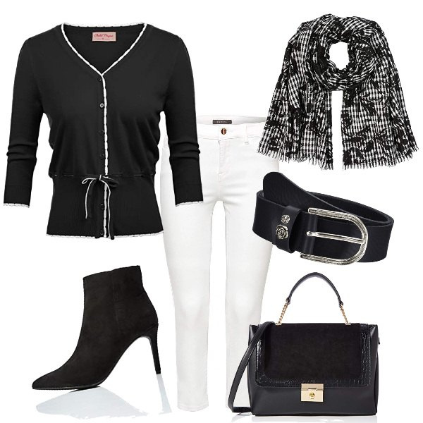 Outfit donna - Lo stivaletto di velluto black. Stile Trendy per Tutti i giorni. Abbinamento con maglioncino, jeans skinny, cintura, stivaletti, sciarpe, borsa a tracolla.