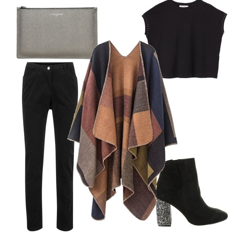 Outfit donna - 31 dicembre in comodità. Stile Basic per Cerimonia. Abbinamento con pantaloni, t-shirt con perle girocollo senza maniche crop nero, pochette con logo frontale grigio, poncio lavorato a maglia, stivaletti.
