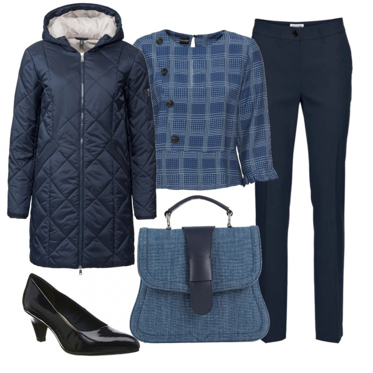 Outfit donna - Borsa in tessuto denim. Stile Basic per Ufficio. Abbinamento con pantaloni, blusa con volant scollo profondo con spacco e bottoni blu, cappotti, borsa a mano con manico taglia media interno foderato in denim tinta unita, scarpe con tacco navy.