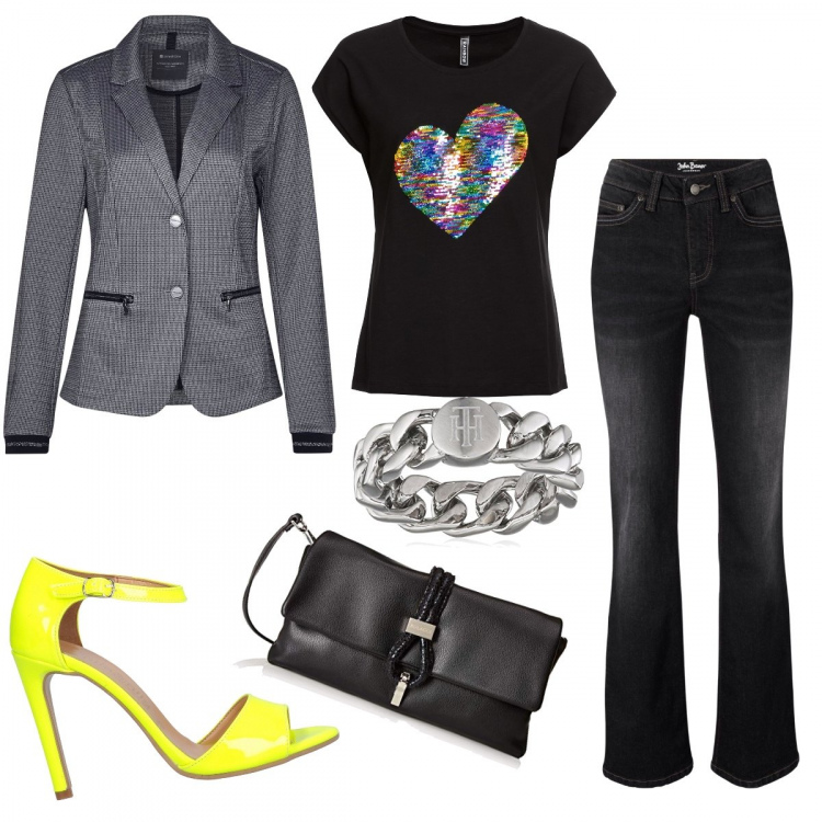 Outfit femme - Décontracté chic. Style Tendance pour Soirée dehors. Assortir avec t-shirt con paillettes, jean bootcut, tailleurs multicolore e grigio, bagues, stiletti, clutchs et pochettes.