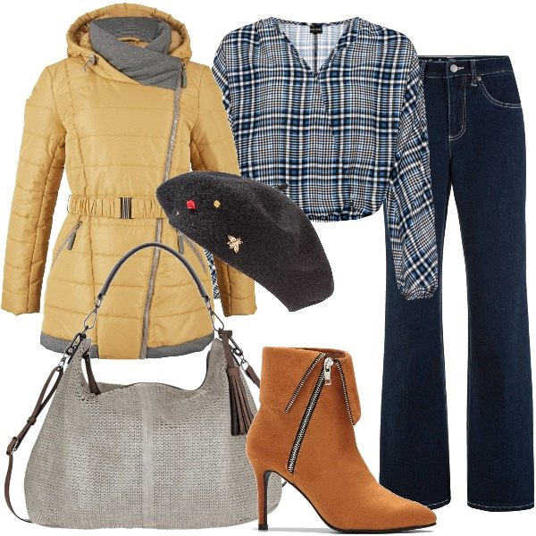 Outfit donna - BonPrix - Saldi Curvy. Stile Trendy per Tutti i giorni. Abbinamento con cappelli e berretti, blazer, jeans, blusa a portafoglio con arricciature blu, borsa a spalla, stivaletti.