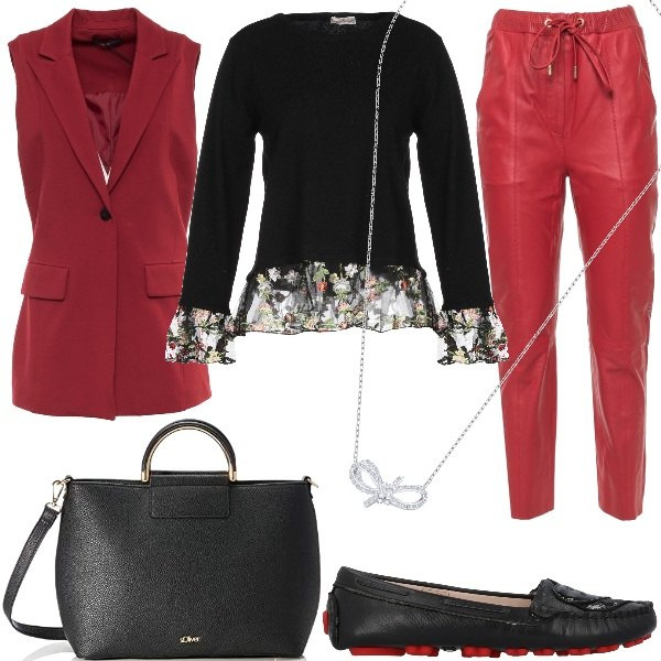 Outfit donna - Fiocco in ufficio. Stile Trendy per Ufficio. Abbinamento con pullover, mocassini, pantalone rosso, gilet, borsa a tracolla, collane.