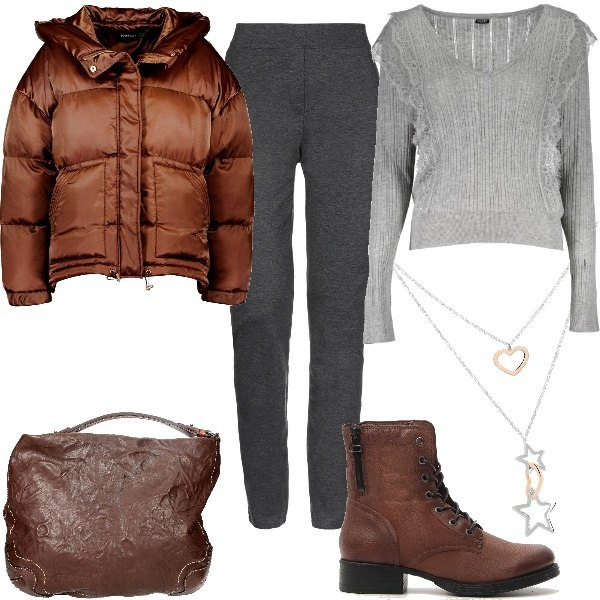 Outfit donna - piumino e un paio di stivaletti. Stile Basic per Scuola/Università. Abbinamento con pantalone lungo, piumino, shopping bag, stivaletti, t-shirt, catena girocollo.