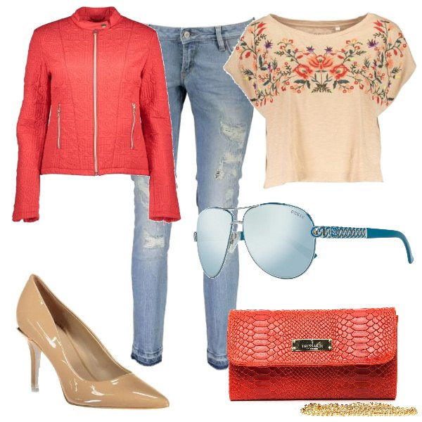 Outfit donna - Primavera con Guess e Trussardi. Stile Trendy per Tutti i giorni. Abbinamento con t-shirt, occhiali da sole, pochette, giacche sportive, jeans, scarpe col tacco.