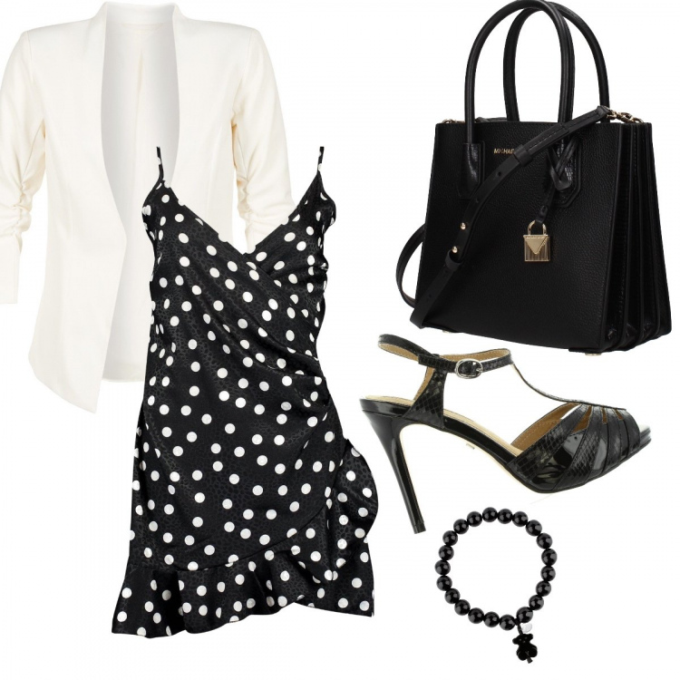 Outfit donna - Trendy pois. Stile Chic per Serata fuori. Abbinamento con braccialetto, vestito corto, borsa a mano, blazer, sandali in pelle.