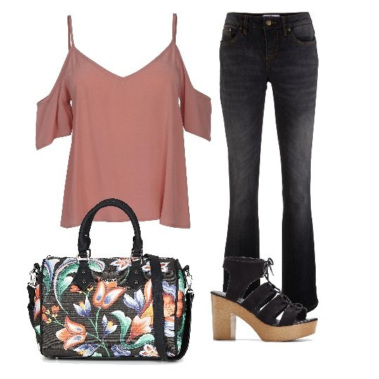 Outfit donna - Basic #11781. Stile Basic per Tutti i giorni. Abbinamento con jeans bootcut, sandali, borsetta nero, top.
